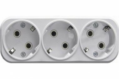 Фотография товара 'Feron Разветвитель сетевой 3-местный с/з, ADP16-23-20, белый 39024'